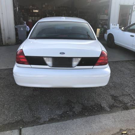 2006 Ford Crown Victoria P71 91K Miles - Interceptor - $4,000 (half moon bay)63470896097409121