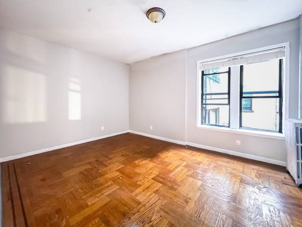 $2,385 / 2br - Very Large 2 Bed 1 Bath in Prospect Lefferts Gardens (Prospect Lefferts Gardens)63689627211777121