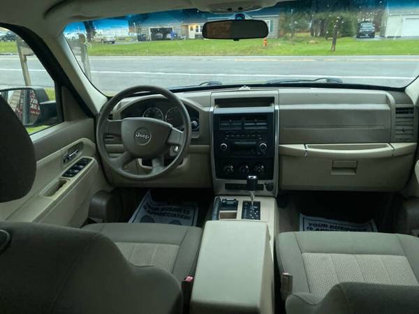 2010 Jeep Liberty Sport SUV - $6,49563471605634433122