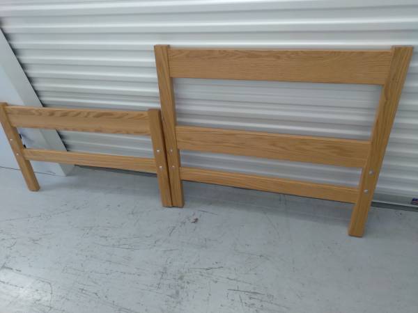 Solid Oak twin bed head board and footboard 1