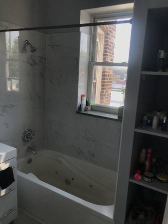$1,000 / 3br - Bright Private Room with Private Bath near IIT – $1000/month63959878509699124