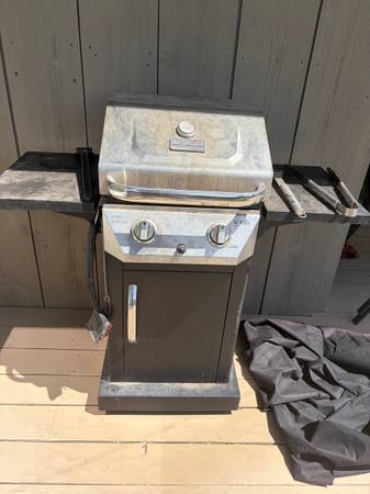 Charbroil propane grill 1