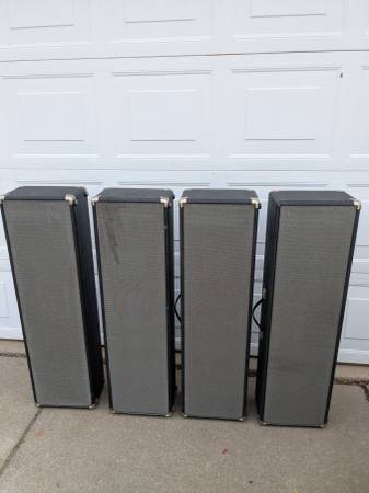 Traynor P A Column Speakers 1