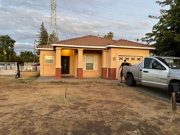 3-bedroom 2 bath for rent $2,250 a month 1