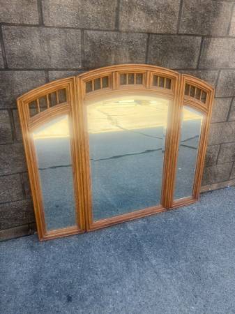 Kincaid tri-fold mirror 1