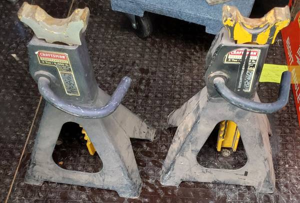 Craftsman 3 ton jack stands 1