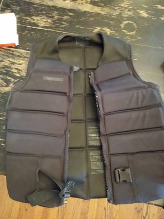 XL O'Neill Outlaw vest 1