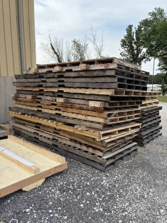 Free Large Pallets 1