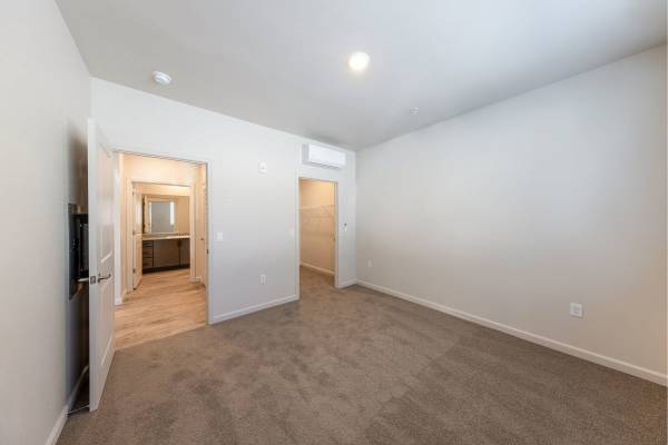 $1,267 / 2br - 936ft2 - Laminate Cabinets, 2/bd, Located in Reno (2355 Clear Acre Ln, Reno, NV)63992637907970124