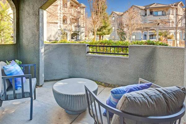 $2,580 / 2br - 1240ft2 - Controlled Access/Gated, Relaxing Hot Tub, Wi-Fi Lounge with Printer (Pocket-Greenhaven Sacramento)63900309521666124