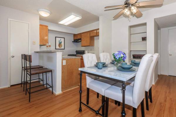 $2,439 / 2br - 836ft2 - Move in Ready, Basketball Areas, 2 bedroom, In Canyon Country (Santa Clarita)63912983137794120