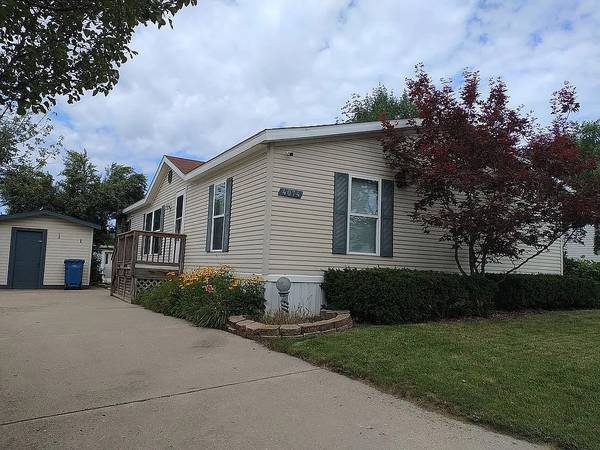 $52,900 / 3br - 1568ft2 - Affordable lake living in Childs Lake Estates + Upgraded 3 Bed, 2 Bath (Milford)64018941303427122