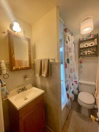 $550 / 1br - Habitación asequible en Williamsburg – $550/mes (Williamsburg)63854479526529122