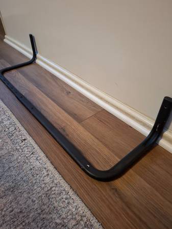 Single rod wall clothes rack 1