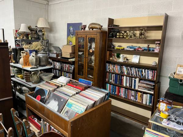 Yard sale photo