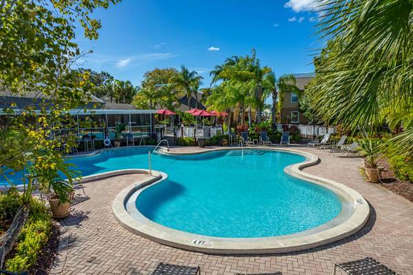 $1,706 / 2br - 800ft2 - 2B/2B, Tennis Court, In Tampa (Wonderful lake view)63991228334978120