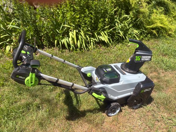 EGO Electric Snowblower 1