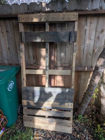 Free solid wood pallet 1