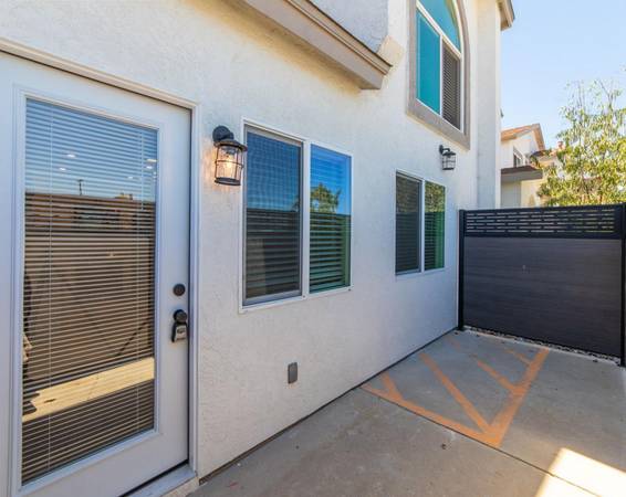 $1,995 / 1br - Open Floorplan, Large Closet, Hard Surface Floor, Stainless Appliances (Cherokee Point)63865933636483123