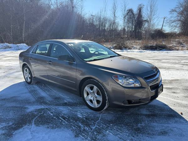 2010 Chevy Malibu 115k Miles Runs Excellent Nice Car! 1