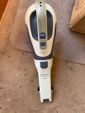 Black and Decker hand vacuum 1