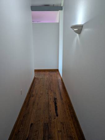 $1200.00 / 1br - ENORME apartamento de 1 dormitorio con lavadora y secadora, pisos de madera dura en Adams St63836553047297124