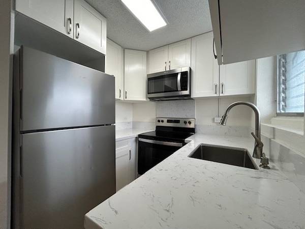 $2,014 / 1br - 494ft2 - Pet Friendly, renovated, 1BR/1BA in convenient Makiki (Makiki)63939393194627124