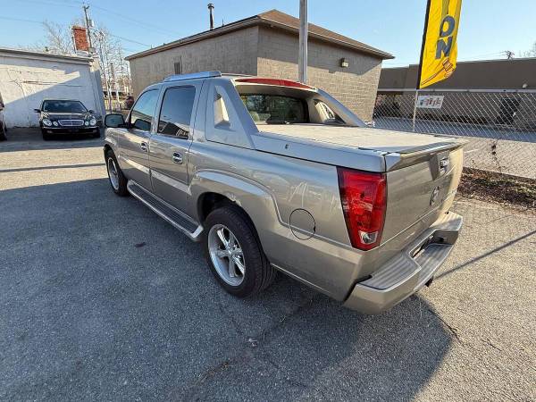 2002 Cadillac Escalade EXT - $3.200 (+ Auto Bid Center)63471870990979123