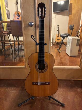 1960s Vintage Made in Japan classical guitar 1