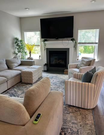 $450 / 2br - 🏡 Room for Rent  $450 + Utilities (Available Now) (Atlanta)63964263635075121