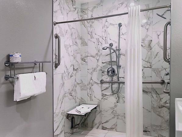 $500 / 1br - Sharply Discounted Weekly Rates - All-Inclusive > W-Fi, Pool, Cable TV (Seattle South)63852483909379121