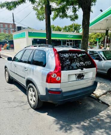 2004 Volvo XC90 - $2,10063654713019009122
