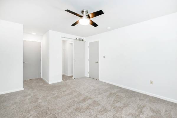 $1,980 / 1 dormitorio - 750 pies cuadrados - Armario para abrigos, Persianas verticales, Lavavajillas (2500 N Federal Hwy, Boca Raton, FL)64001847708033124