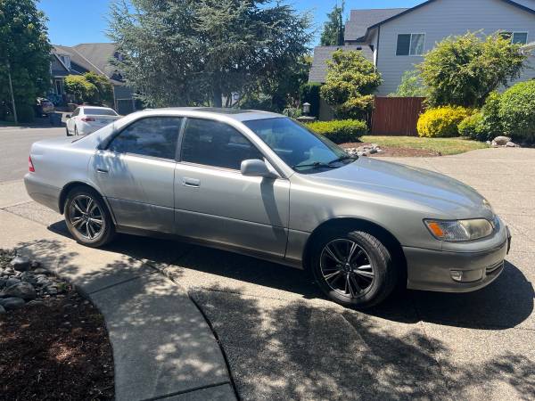 2000 Lexus es300 - $3,500 (Lake tapps)63623078993923124