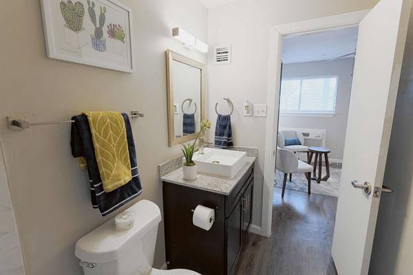 $770 / 222ft2 - Estudio 1/ba, ¡Ubicado en Austin!, Instalaciones de lavandería en el lugar (8300 North Interstate Highway 35, Austin, TX)63922559104003123