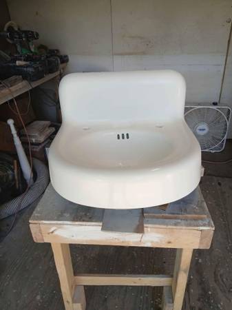 Refurbished Farmhouse Sink 1