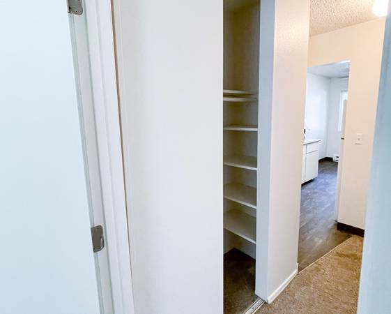 $1,365 / 2br - FREE MONTH & $500 OFF 2ND MONTH | Covered Patio, Family Friendly (Wilkes-East)64039060047107123
