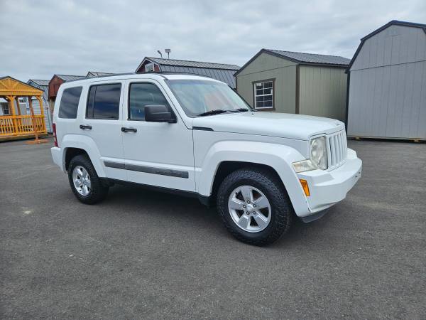2012 JEEP LIBERTY SPORT 4X4  *154k - $4,450 (Longview)63474328644353124