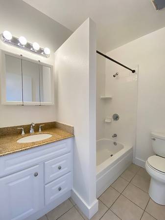$909 / 1br - "Petaluma 1 habitación 1 baño – ¡Entrada privada y estacionamiento! (petaluma)63813662769793123