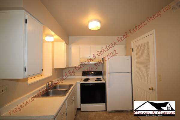 $1,175 / 2br - 897ft2 - Lovely lower-level ranch style duplex in Austin Estates63686727100803122