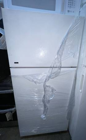 RGA TOP FREEZER WHITE 28 WIDTH FRIDGE 1