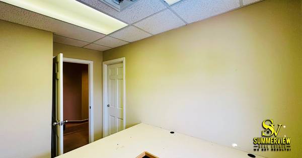 $425 Office Space In Derry 250SF for $425 (Derry)63931659792387123