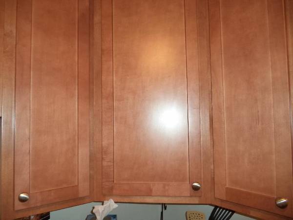 $2,300 / 2br - 900ft2 - Terrific newly on 4room/2br+bath. Fab Kitch, HEAT/HW INCL, 1car, 10/1 (Waltham)63620275054593123