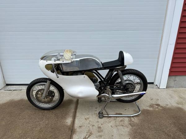 Suzuki Titan T-500  Twin 2 stroke 500cc Vintage Race bike 1