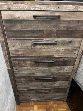 Bureau - 5 drawer 1