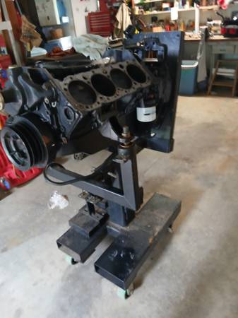 Engine display stand 1