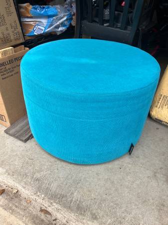 24” Round Ottoman 1