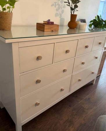 Pristine IKEA HEMNES 8-Drawer Dresser (white stained) - furniture - by owner - sale - craigslist Pristine IKEA HEMNES 8-Drawer Dresser (white stained) - furniture - by owner - sale - craigslist