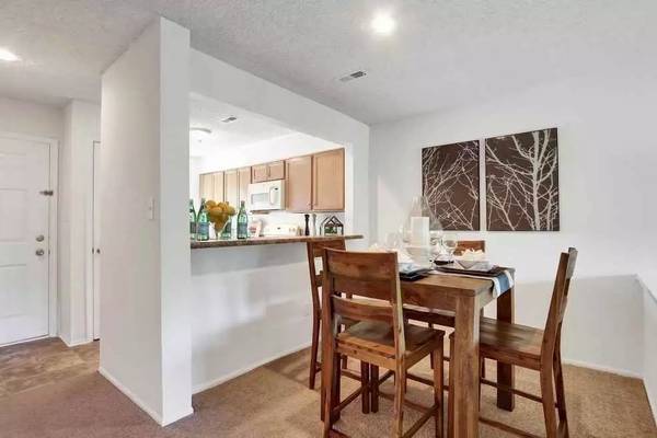 $1,474 / 1br - 900ft2 - Relax in our beautiful quiet community! You'll feel right at home (Richmond)64027113591426124