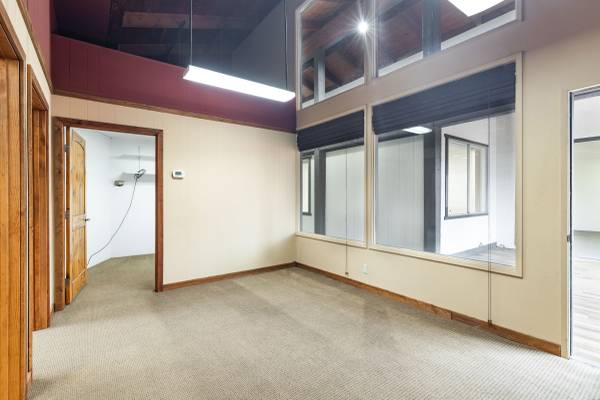 $795 / 536ft2 - Small Office Space - Cypress Square Shopping Center (Redding, CA)63972384388355122